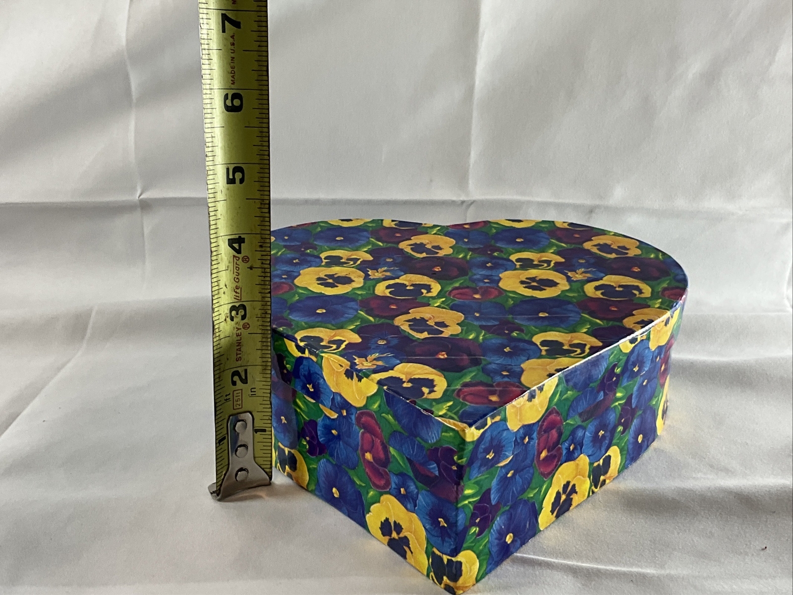 Heart Shaped Pansy Design Gift Box Keepsake’s