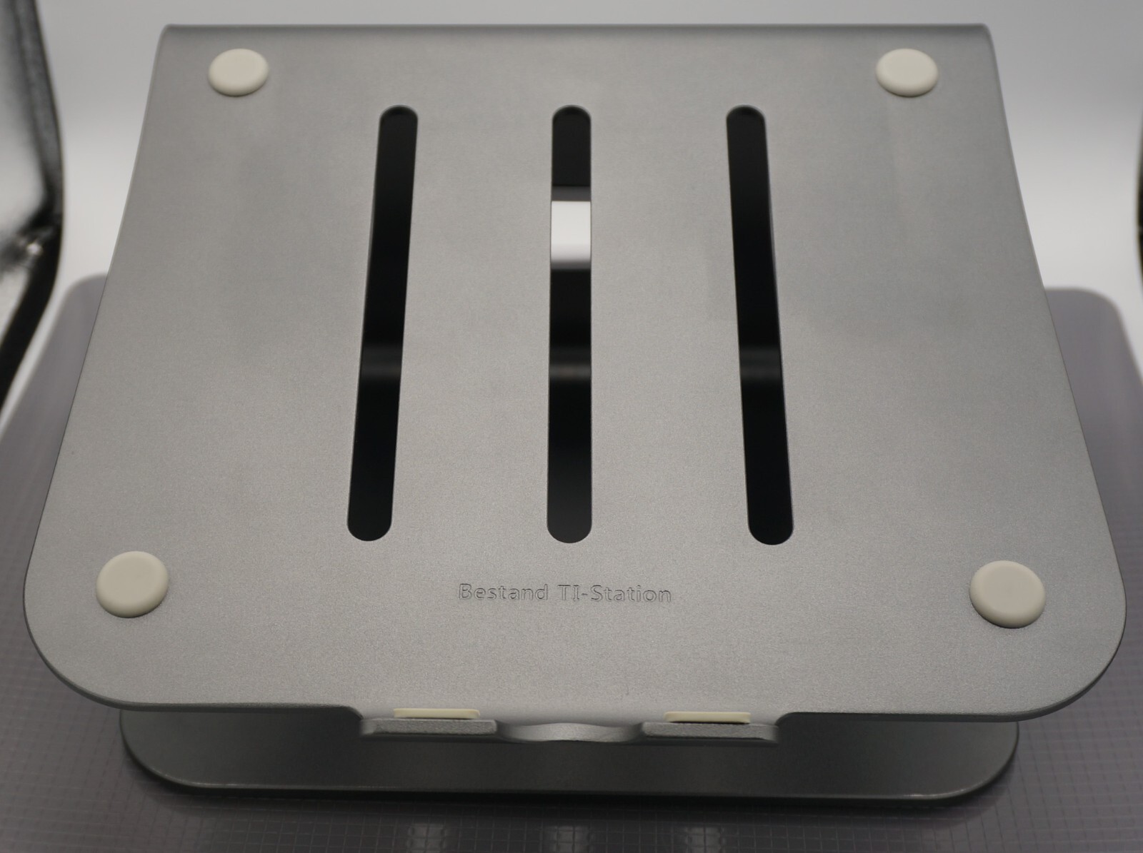 Bestand Aluminum Apple Macbook Laptop Desk Stand - Space Gray