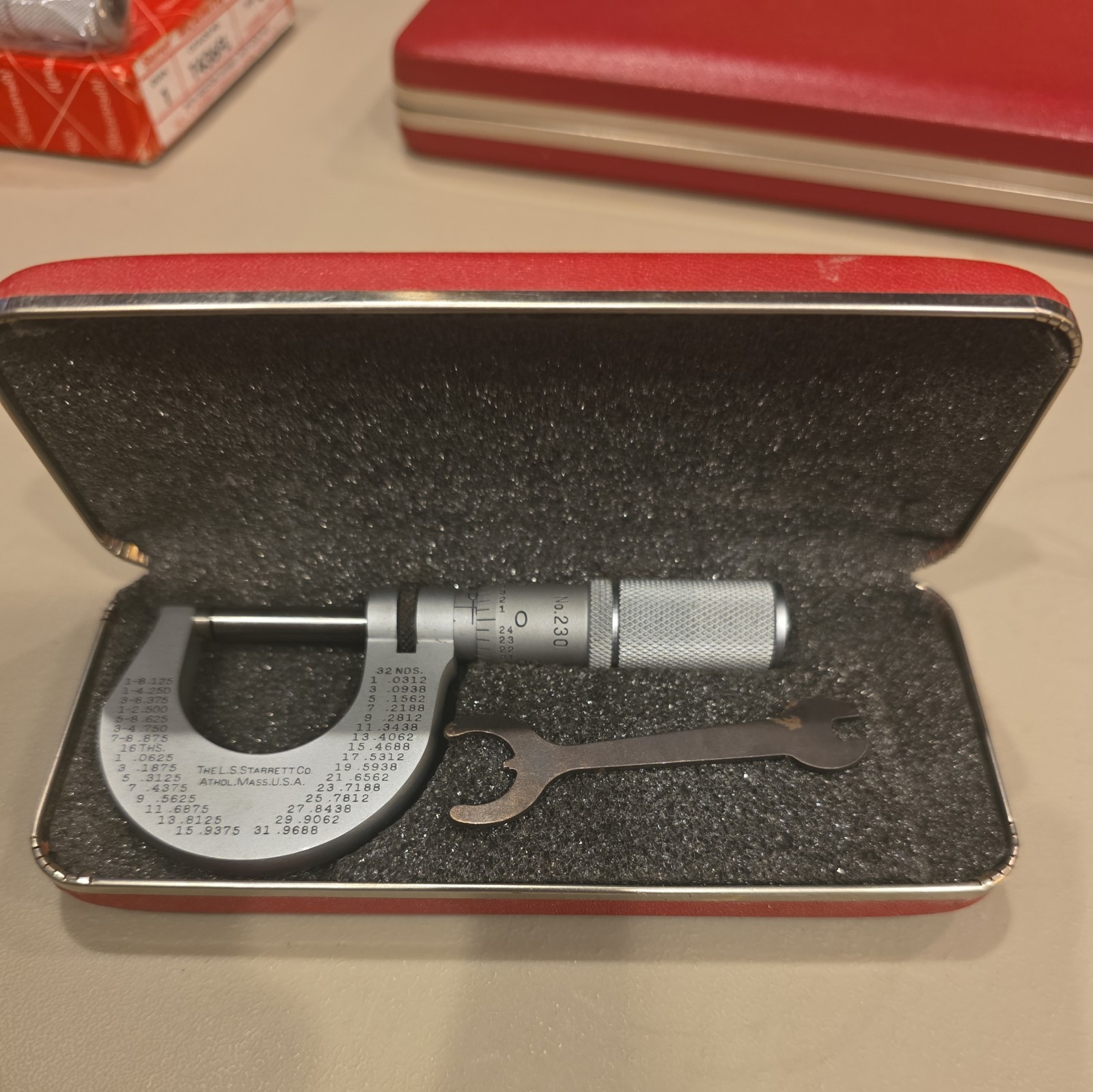 STARRETT 0-1" Outside Micrometer .0001 Caliper No. 230 Locking Thimble Vernier