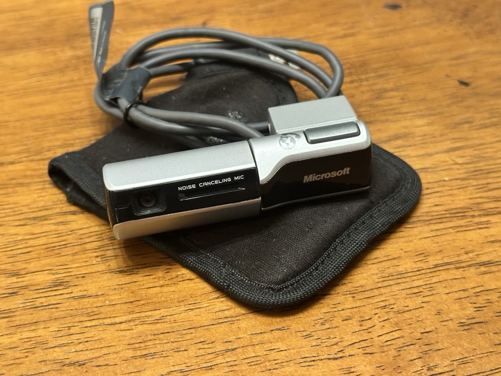 Microsoft LifeCam NX-3000 Noise Canceling Webcam w/ Original Carrying Case
