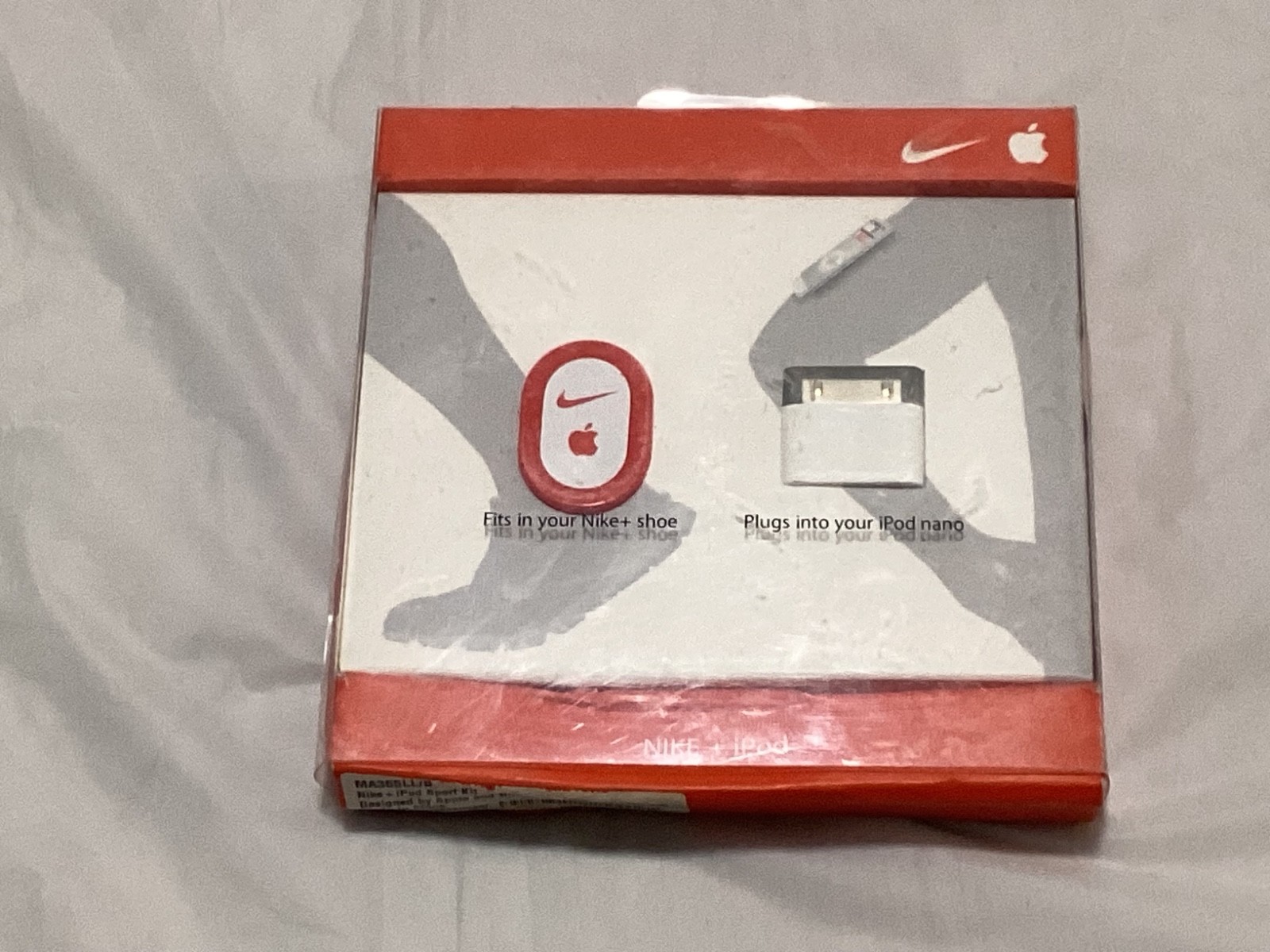 NEW APPLE NIKE+ iPOD (30-PIN) WIRELESS SPORT ACTIVITY TRACKER MA365LL/B