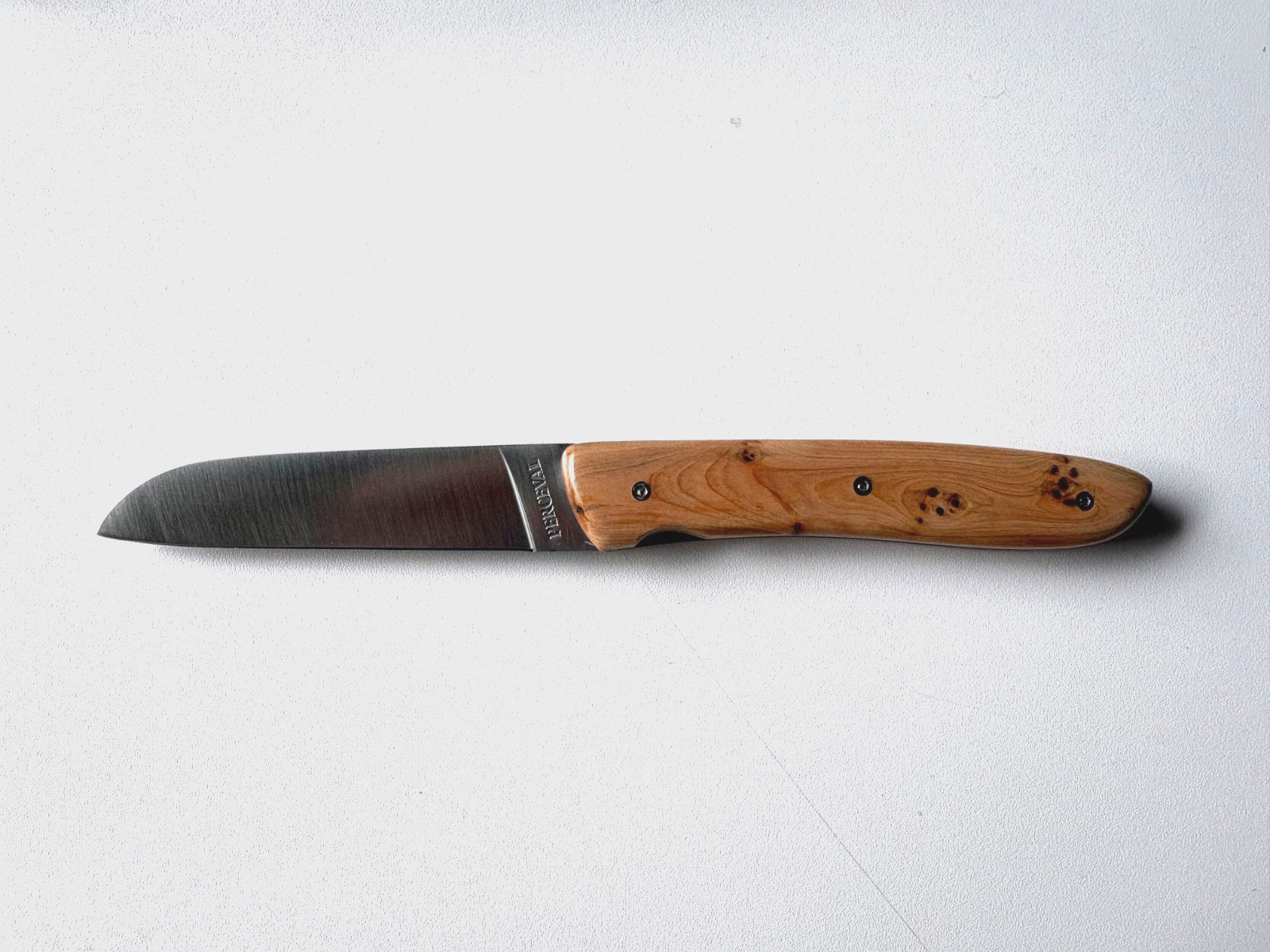 atelier perceval pocket knife. L08 Juniper wood handle. unused