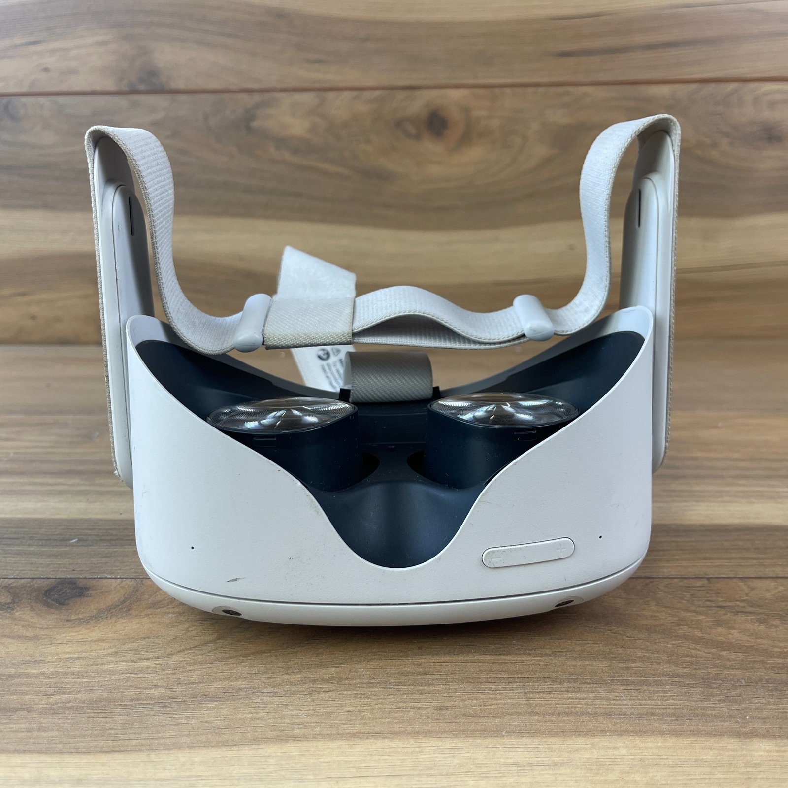 Meta Oculus Quest Standalone VR Headset Only White Bluetooth Adjustable Headband