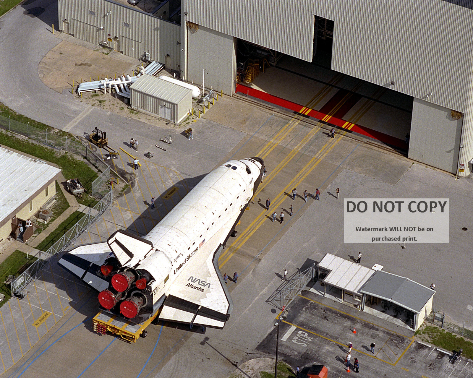 SPACE SHUTTLE ATLANTIS ROLLS OUT FOR STS-86 MISSION - 8X10 NASA PHOTO (RT609)