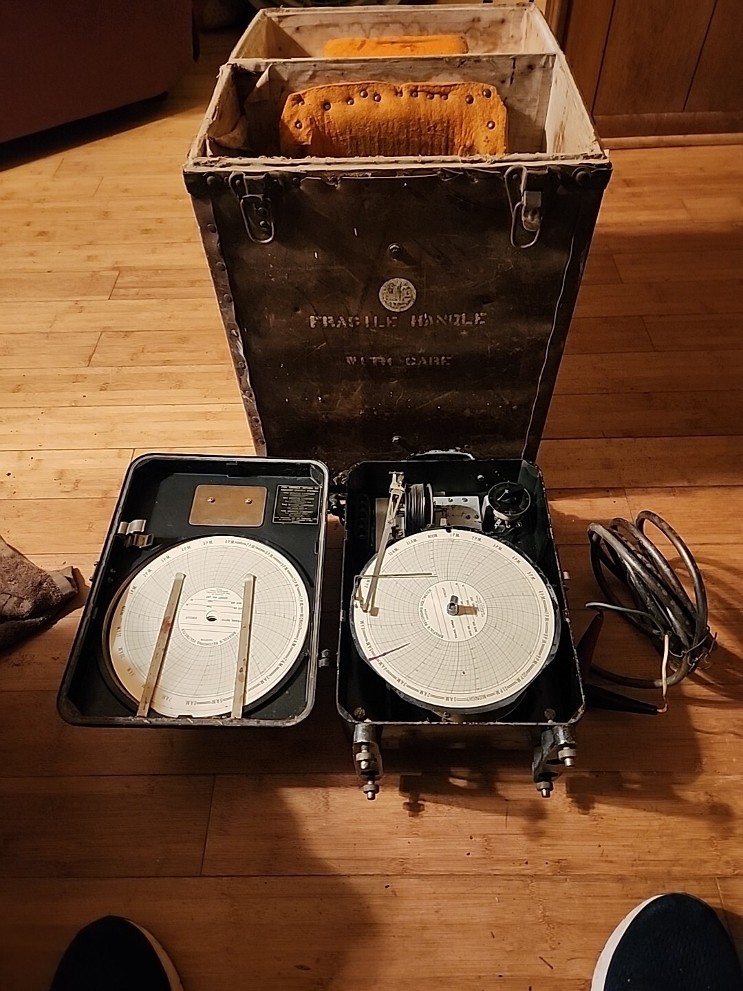 Rare Vintage Bristol's 522M 286 Voltmeter Chart Recorder w/ Case