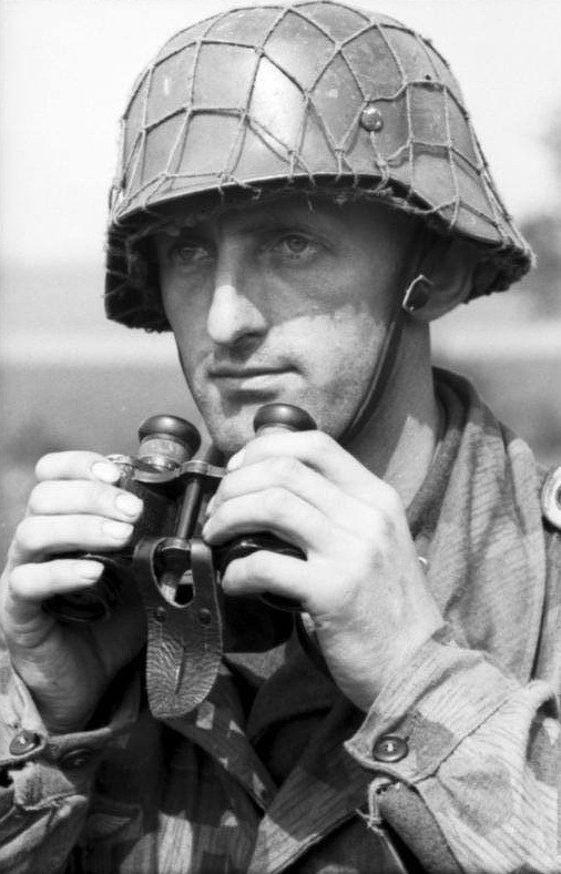 WW2 Photo WWII German Soldier with Binoculars  World War Two Wehrmacht / 2436