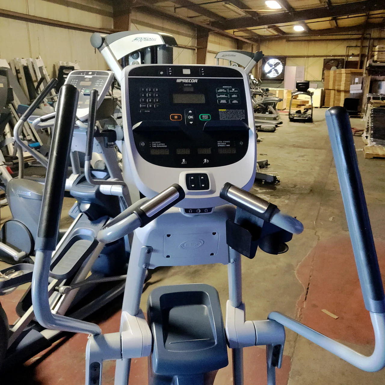 Precor EFX 815 Elliptical Crosstrainer w/ P10 Console