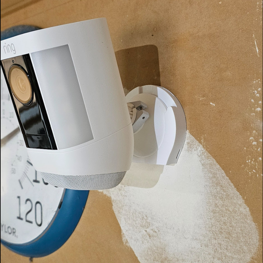 easy mount for SpotLight Cam Plus & Pro