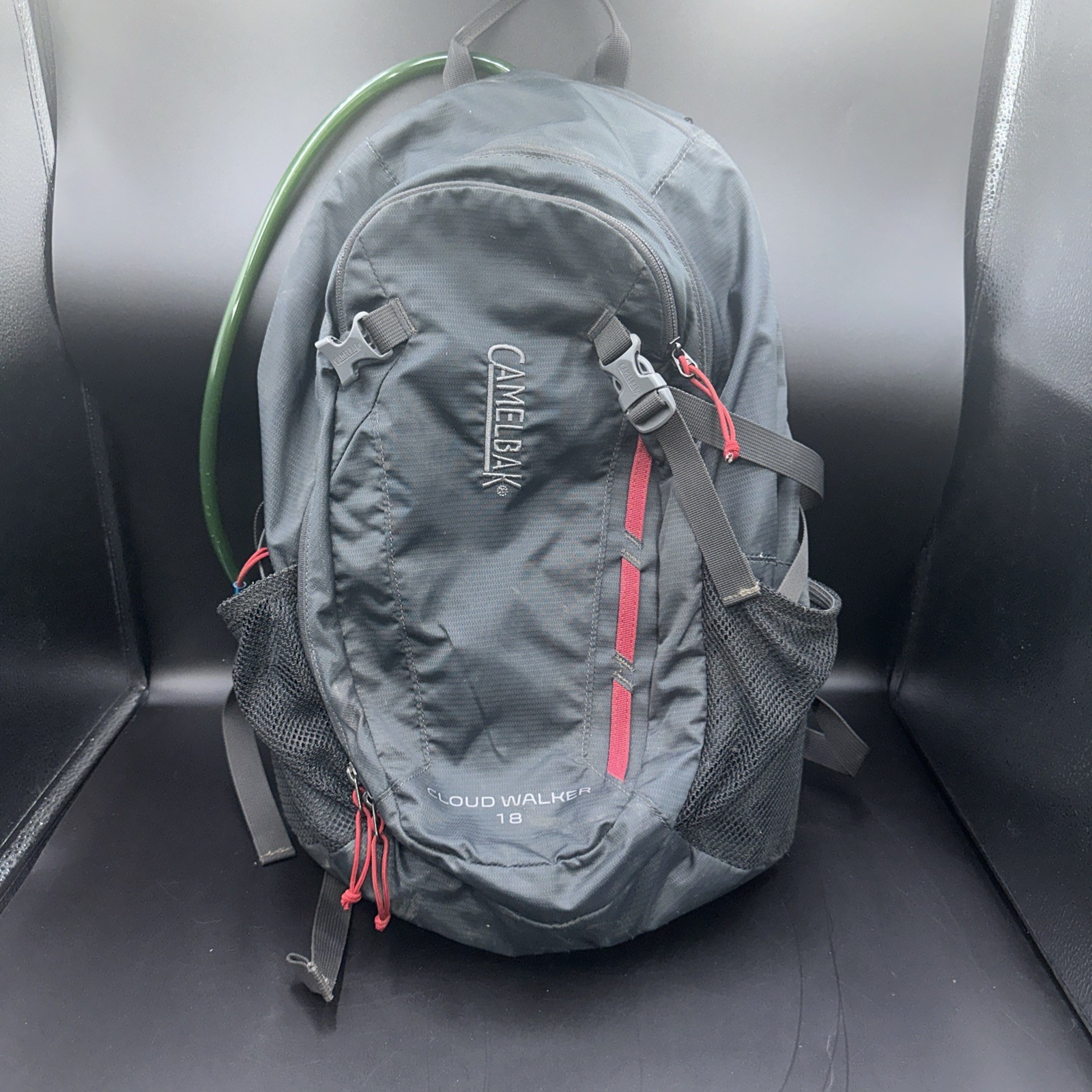 Camelbak Hydration Backpack Cloud Walker 18 Pack 18L w/ 2.0L Bladder