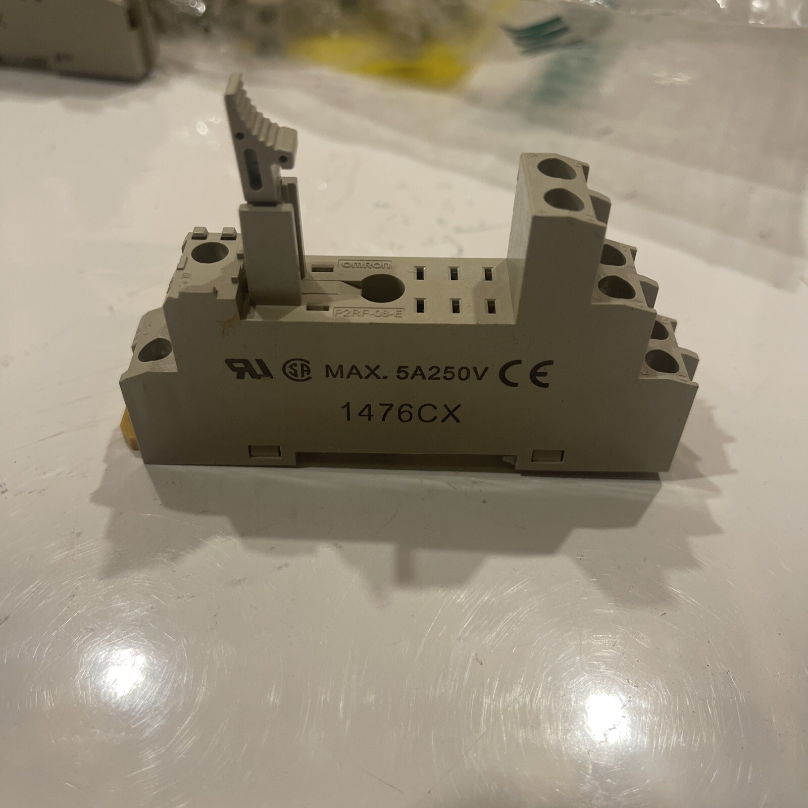 OMRON P2RF-08-E SOCKET RELAY 5 AMP, 250V, 2790EW 1476cx (shelf47)
