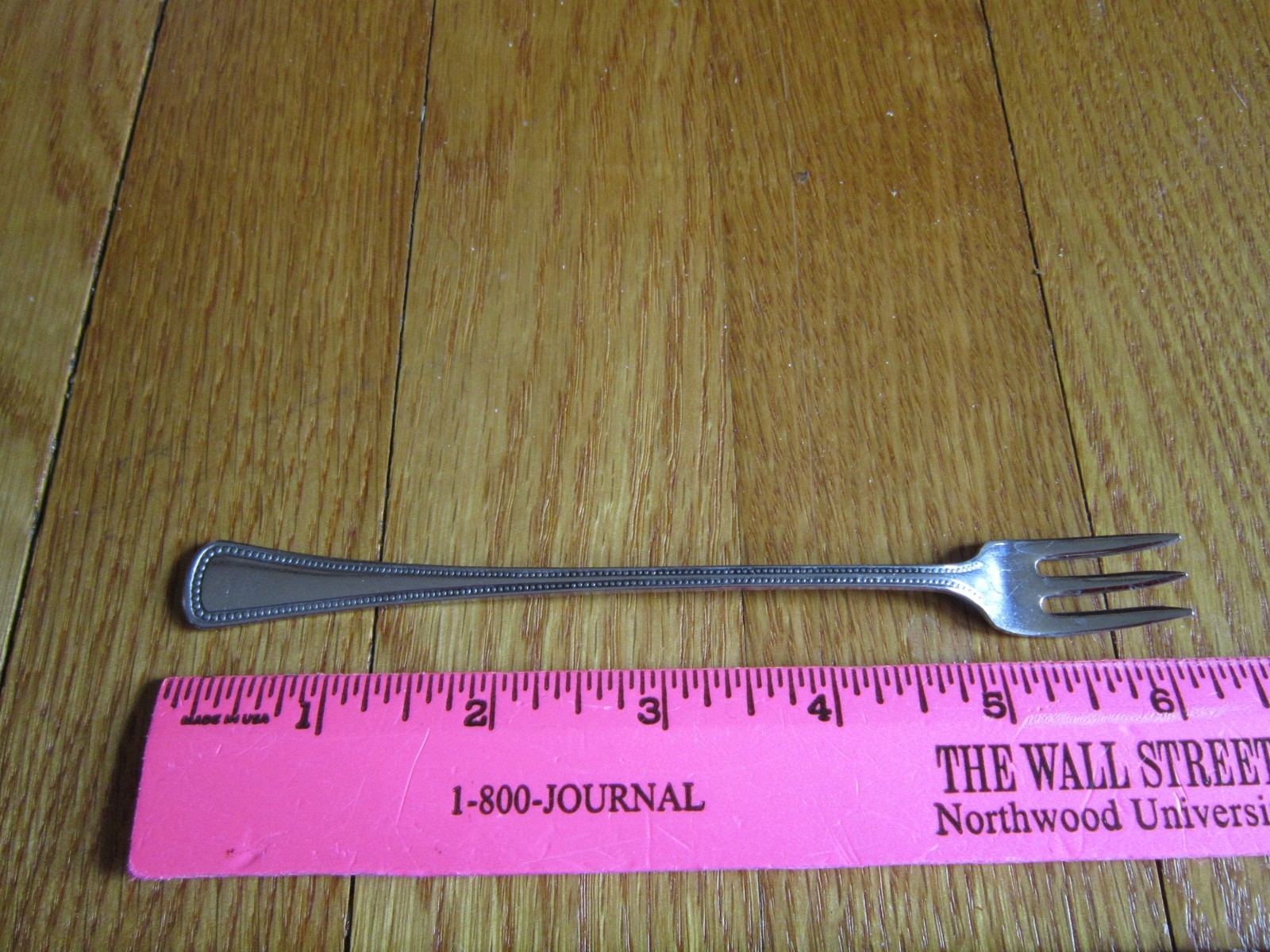 Cocktail Fork 1881 Rogers Oneida Needlepoint-Beaded Artistry Beading FREE SHIP