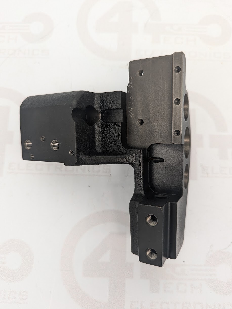Universal Instruments Axial VCD 6241 Cut & Clinch Left Housing 44958903 NEW