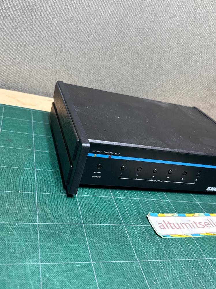 Shure FP16A Audio Distribution Amplifier, Input: 1 Output: 6 XLR