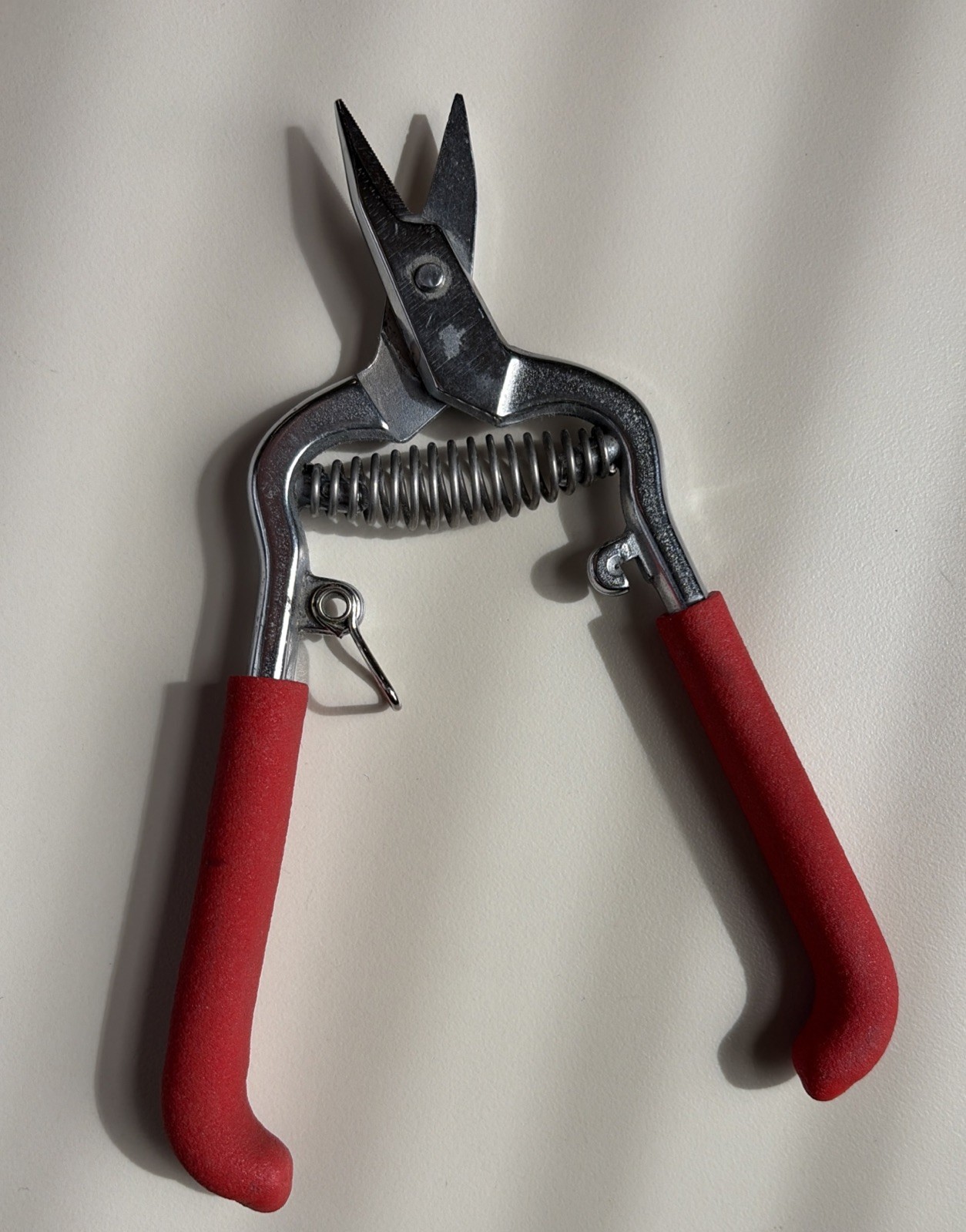 Clauss 86 1/2 Wire Cutter with Red Covered Handle Very Nice