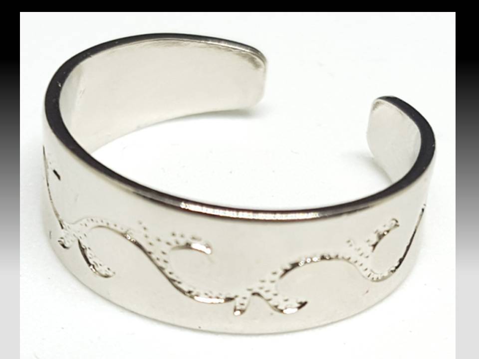 Silver Coated Adjustable Branch Style Toe Ring with Red Velvet Pouch - B2G2F