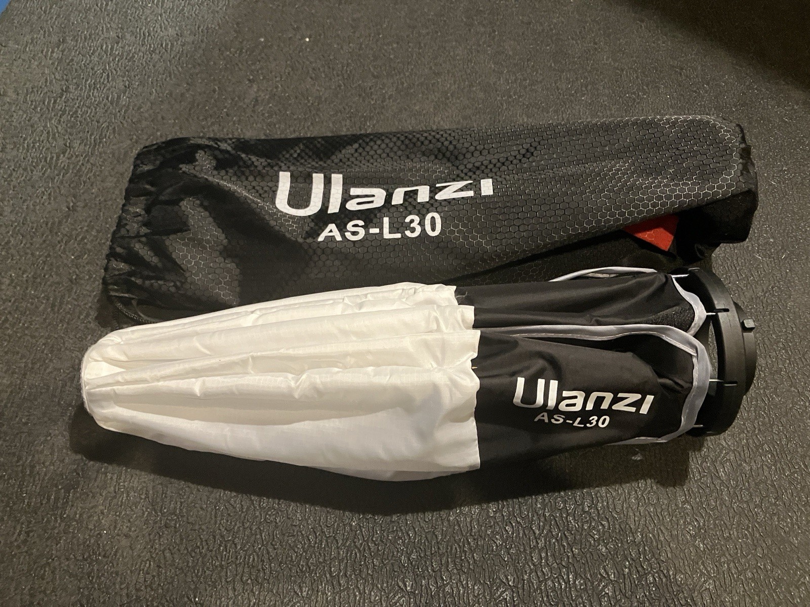 Ulanzi AS-L30 30cm Lantern Softbox with Mini Bowens Mount Quick Release Diffuser