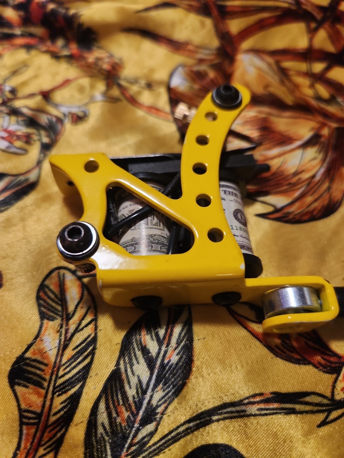 Traditional coil tattoo machine ( Without instructions, ink , or needles)