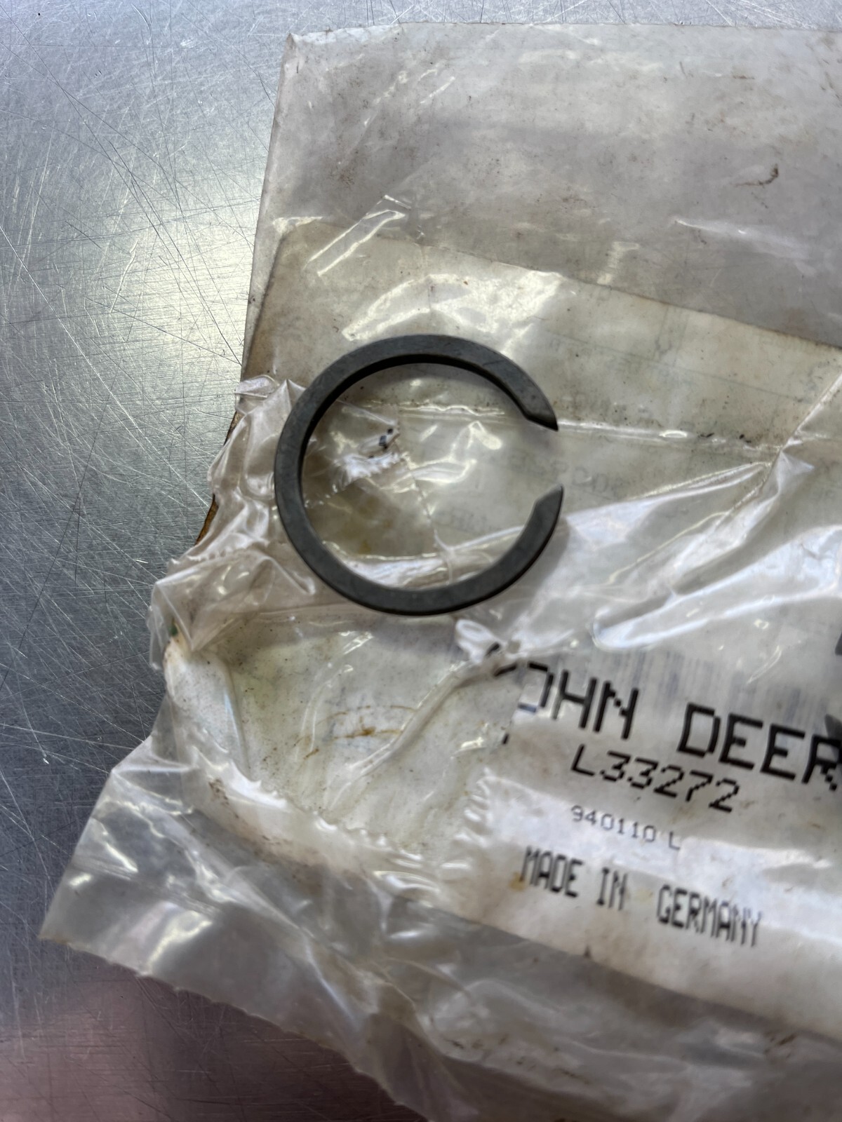 L33272   Genuine OEM  John Deere    SNAP RING