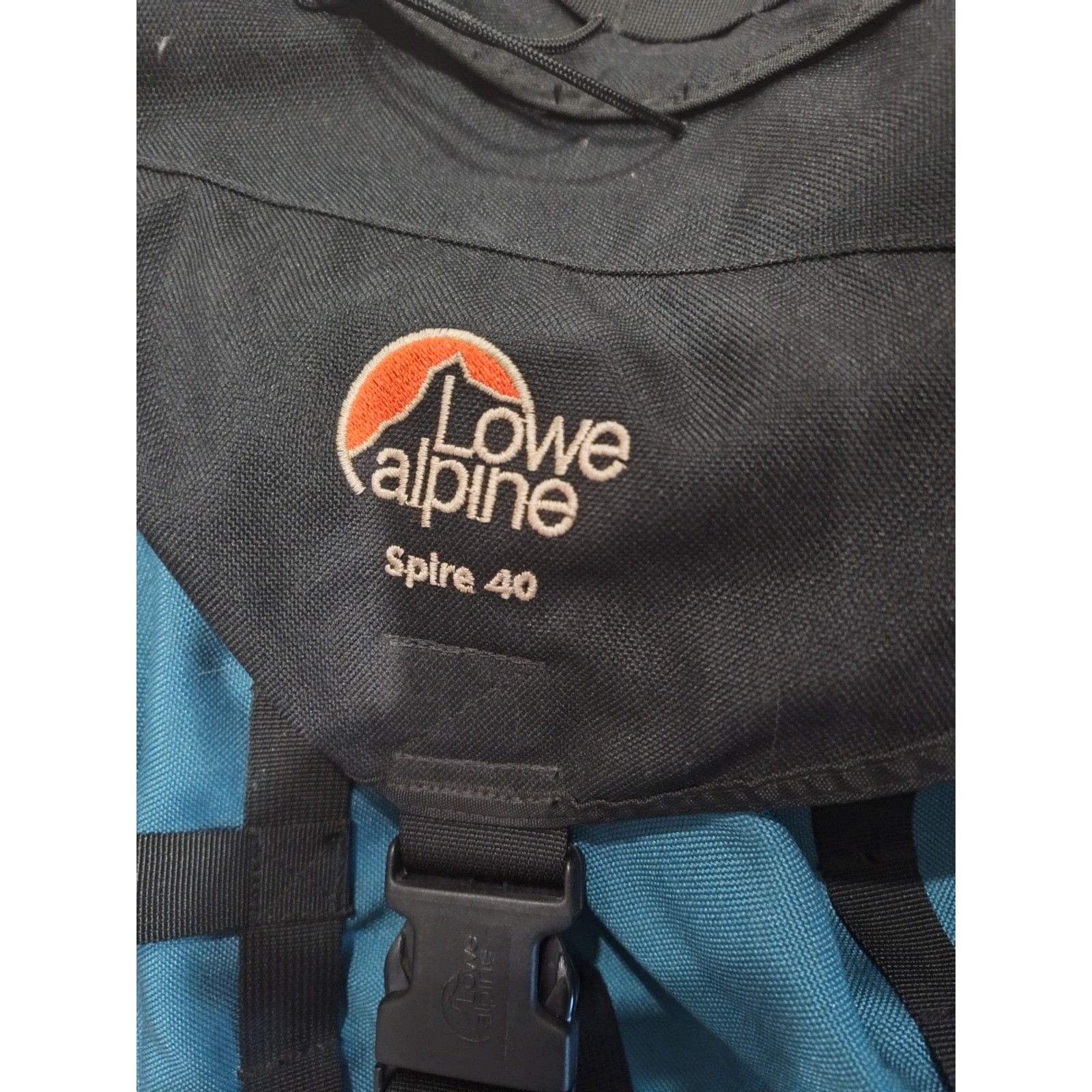 Lowe Alpine Spire 40 Backpack Teal Black Hiking Climbing Internal Frame Pack