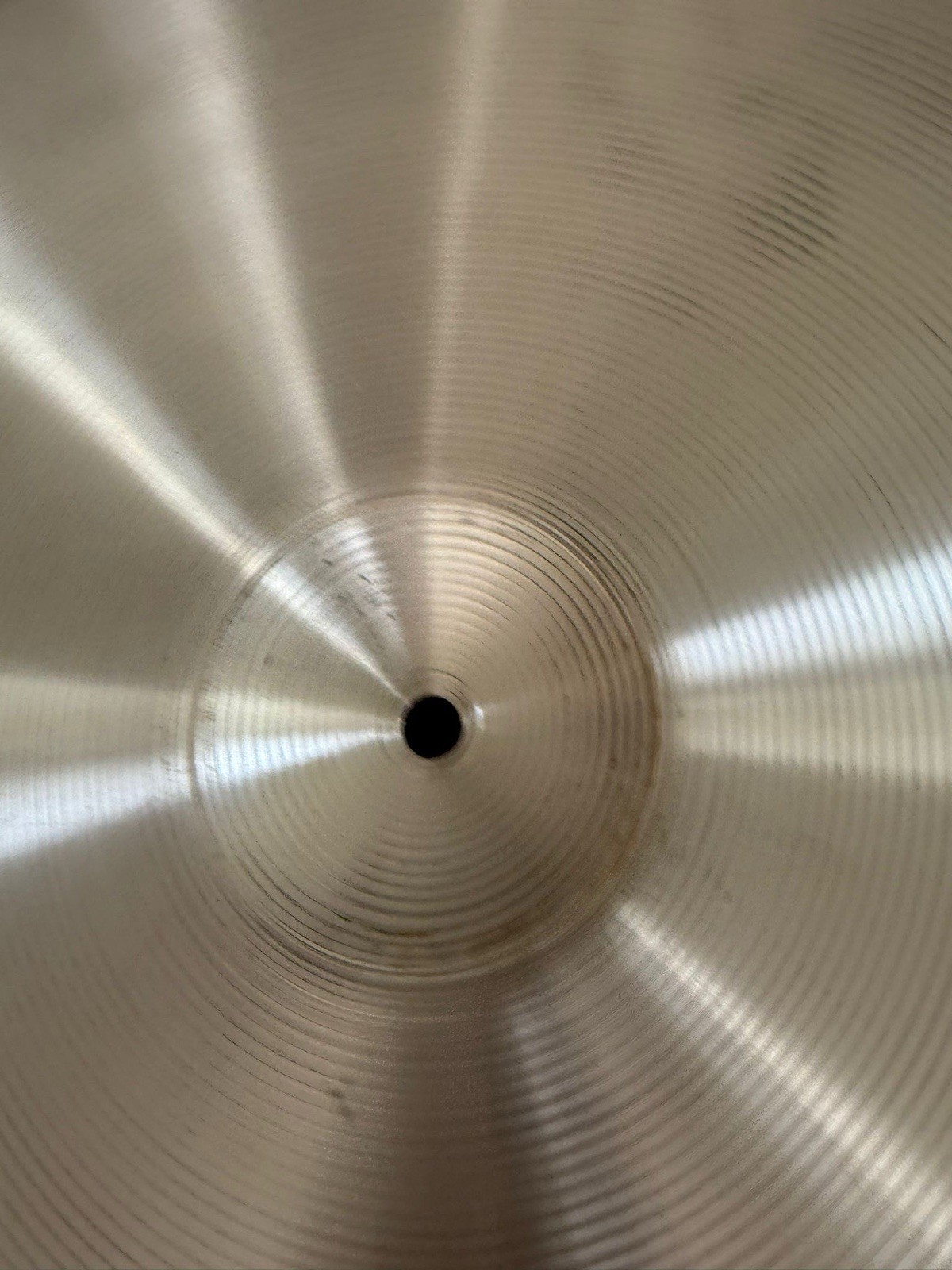 Zildjian Avedis 20” Pang Cymbal. 2104g. Free P&P