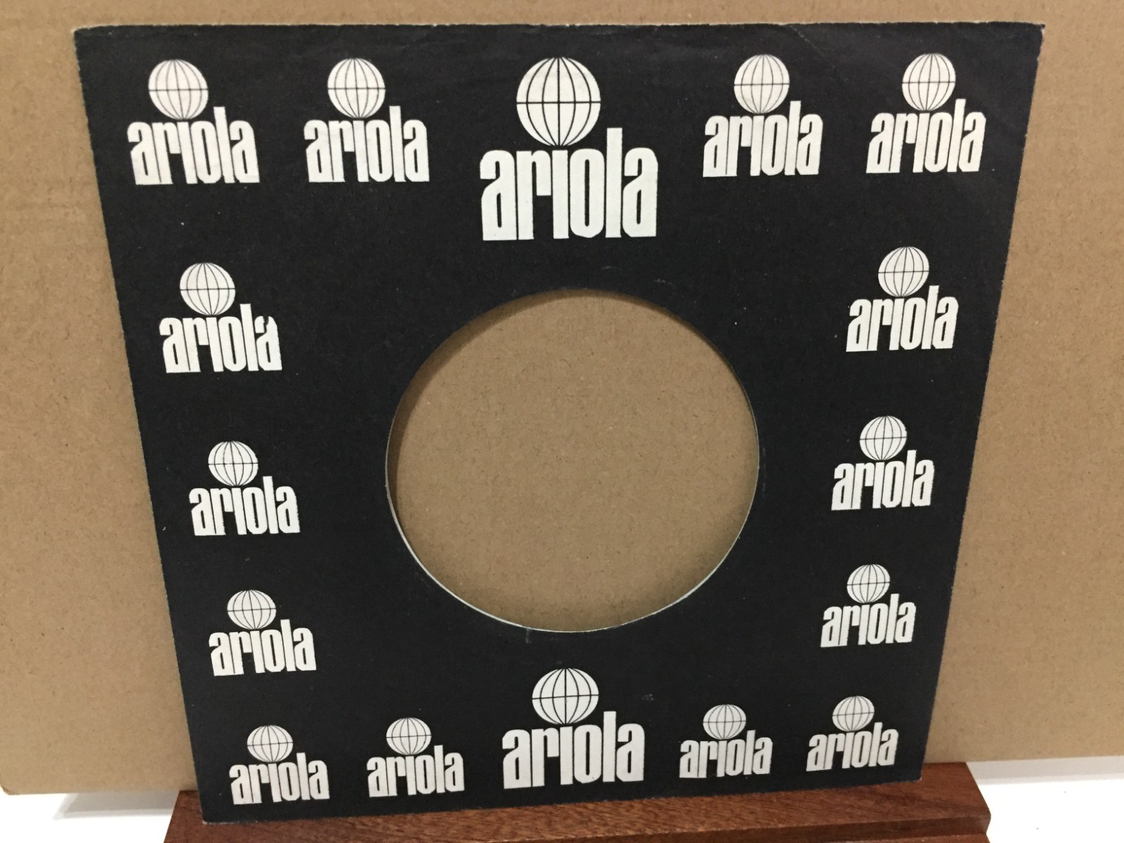 ARIOLA 7" VINYL RECORD SLEEVE VERY GOOD CONDITION