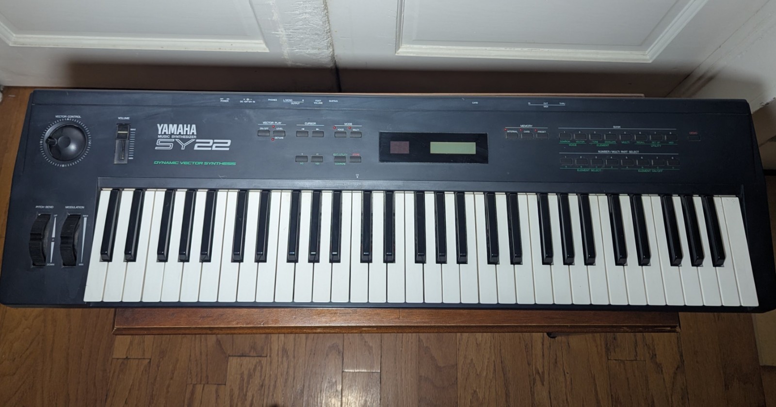 Yamaha SY22 Vector Synthesizer - Works but needs new contact strip - Read