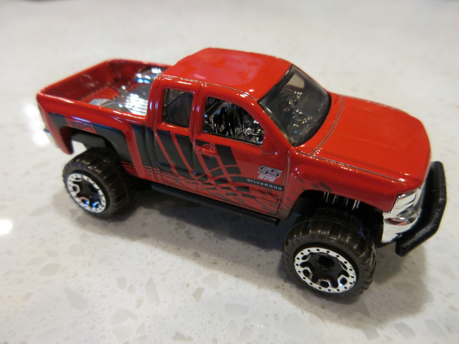 2025 Hot Wheels Chevy Silverado Off Road Red Pickup Truck 1:64 DIECAST Mud Studs