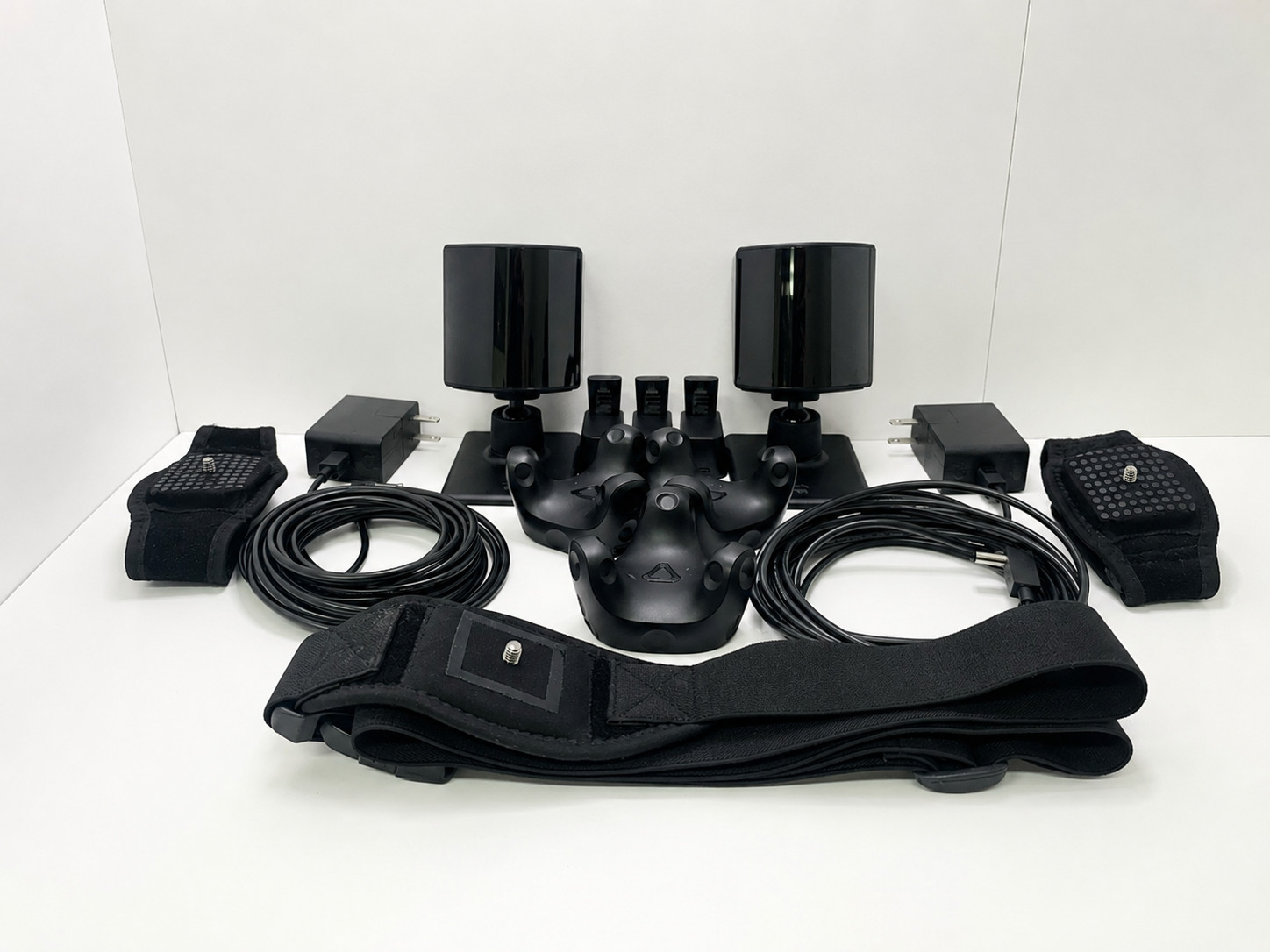 VR Full Body Tracking - 3 x 3.0 Trackers, 2 x 2.0 Base Stations, NEW Straps