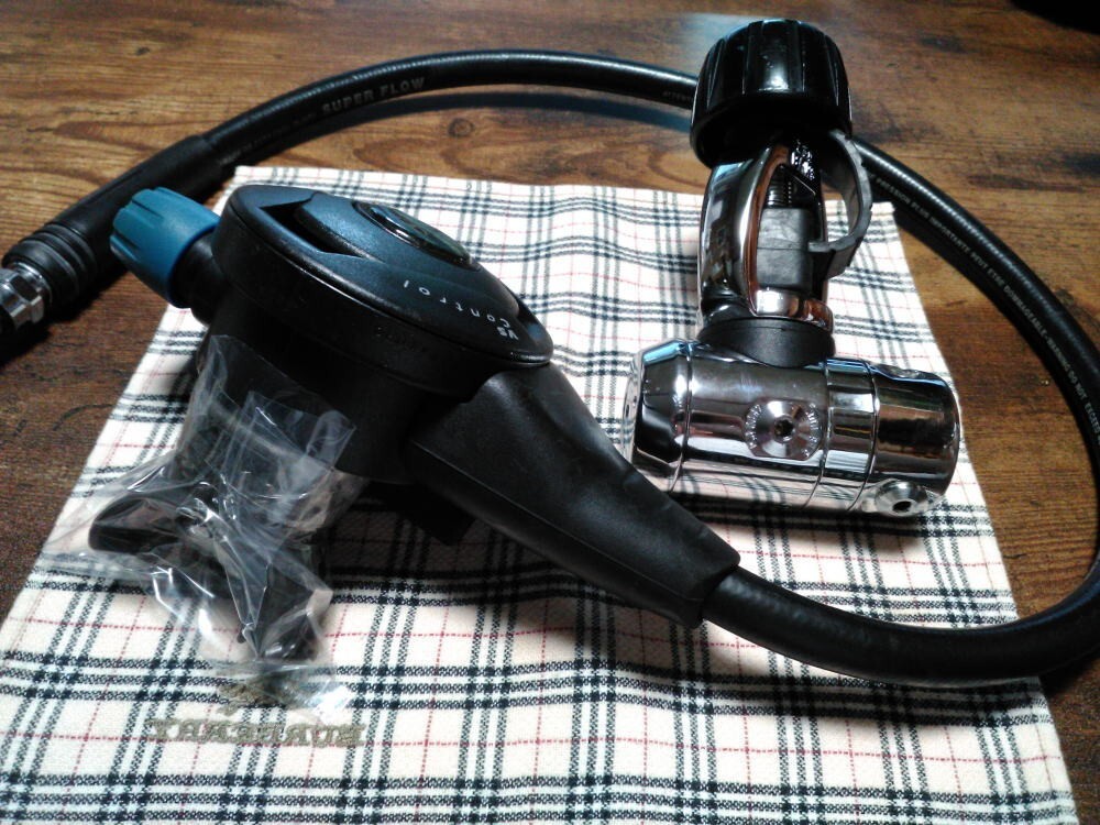 BEUCHAT VS-10 ADJUSTABLE / 941372 SCUBA DIVING REGULATOR.
