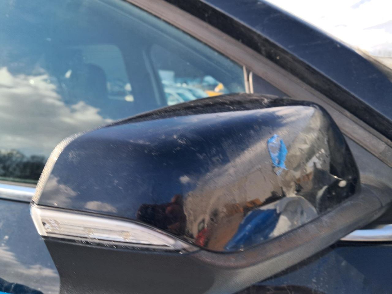 EQUINOX 2019 Glove Box 4891884