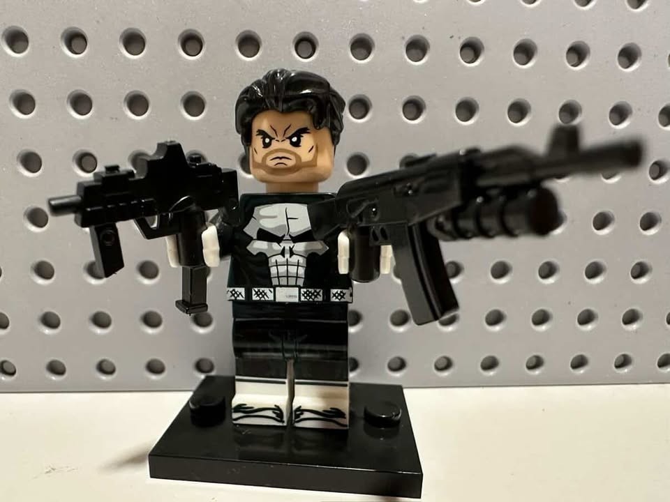 LEGO Marvel The Punisher Custom MInifgure New