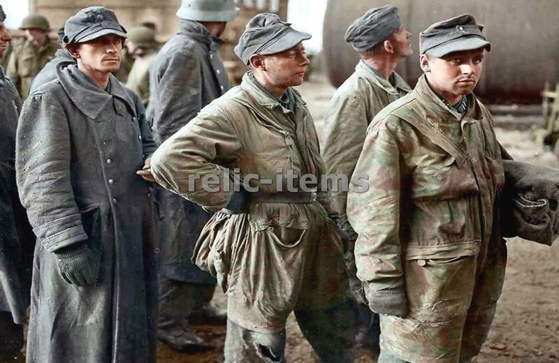 WW2 PICTURE PHOTO GERMAN POW SOLDIERS COLOR PHOTO 6449