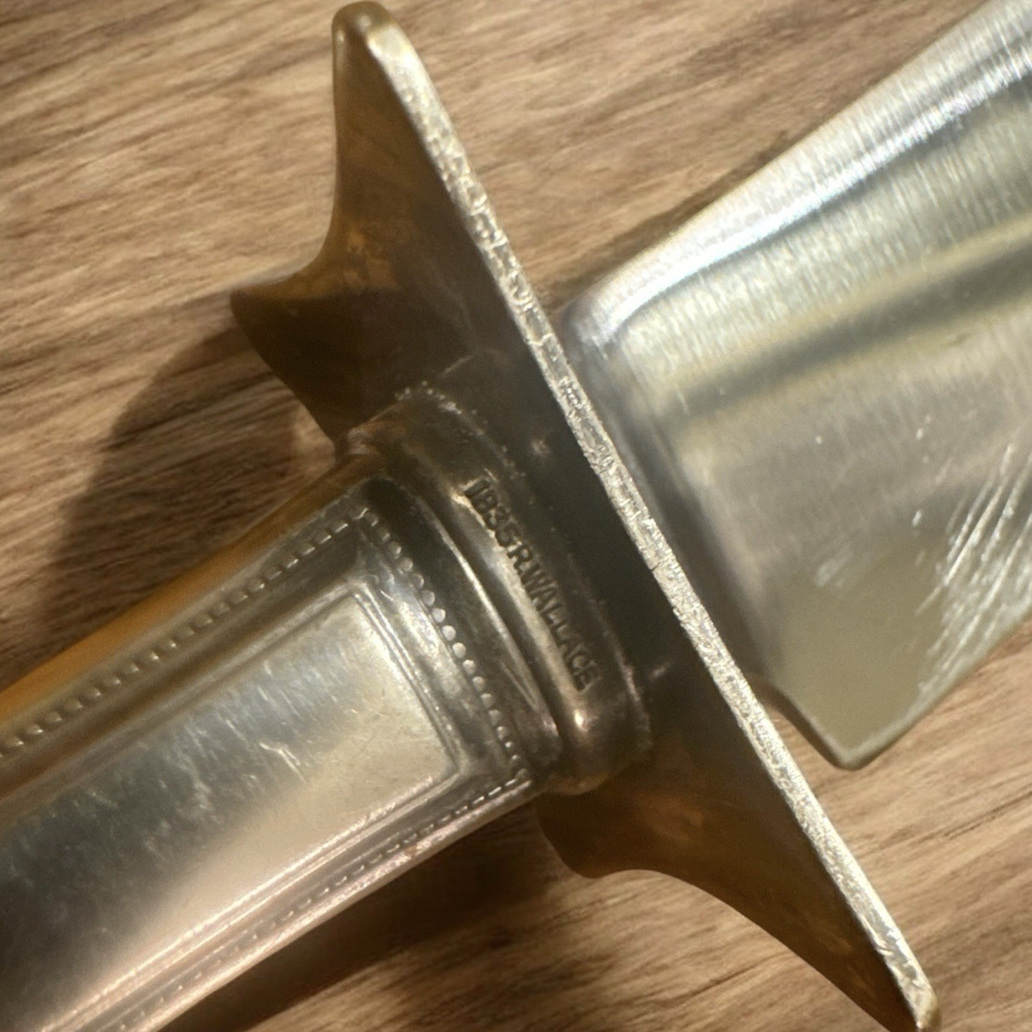 Vintage 1835 R Wallace Carving Knife Stainless Blade Silverplate Handle