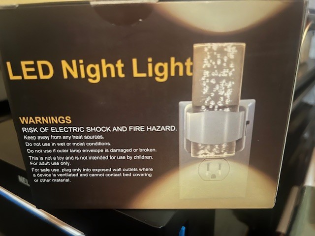 LED NIGHT LIGHT Dusk to Dawn Sensor 2pack