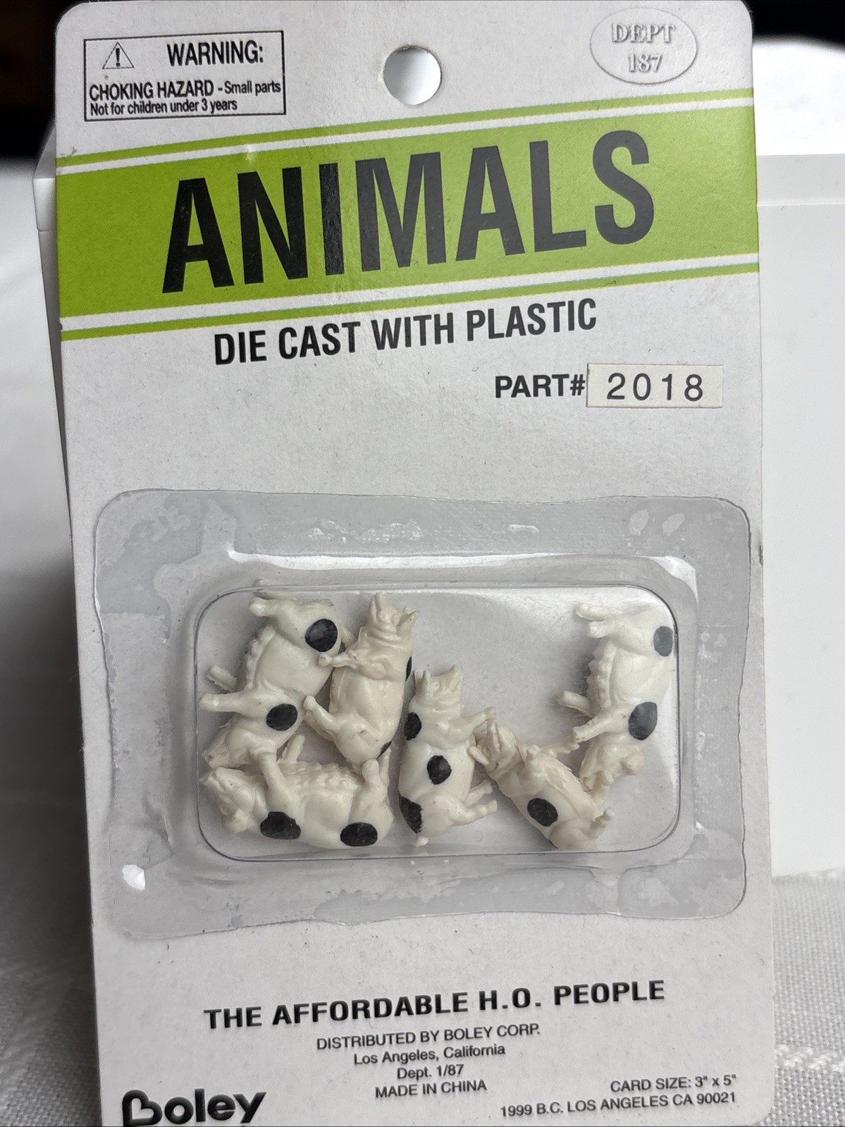 Boley HO Scale White Pig Black spots Hog Figure Set Animal Farm Scenery NIP