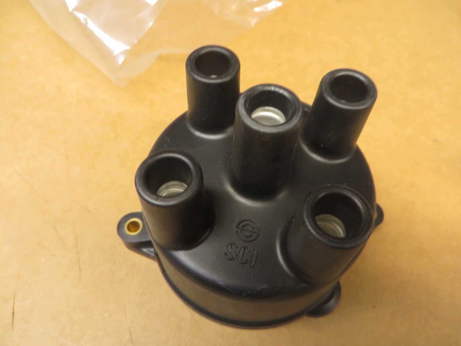 DISTRIBUTOR CAP # JA968 fits HONDA # 30102PD2005 vintage new N O S 1984 ACCORD