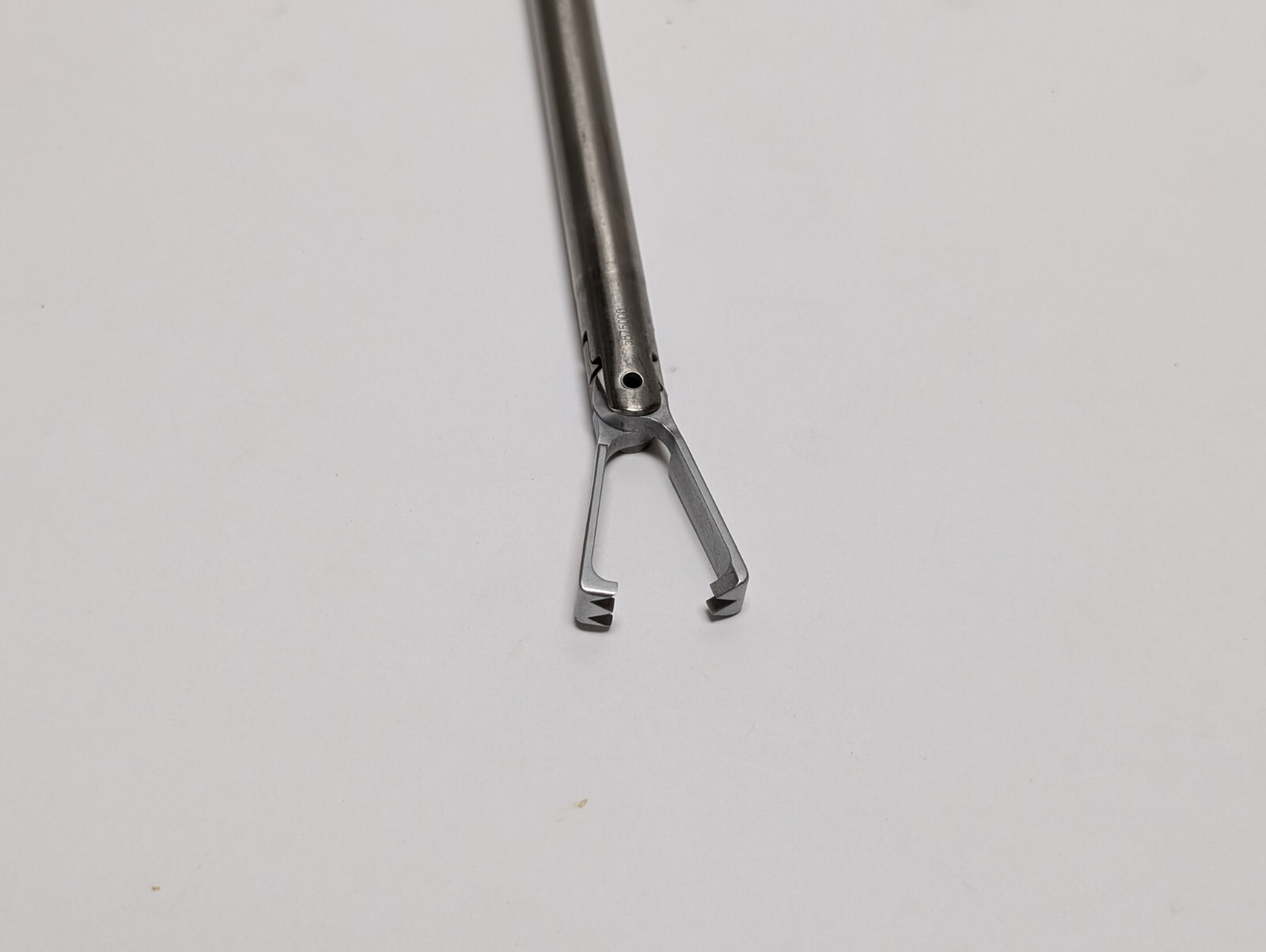 DAVOL 5875000 Grasper (USED).