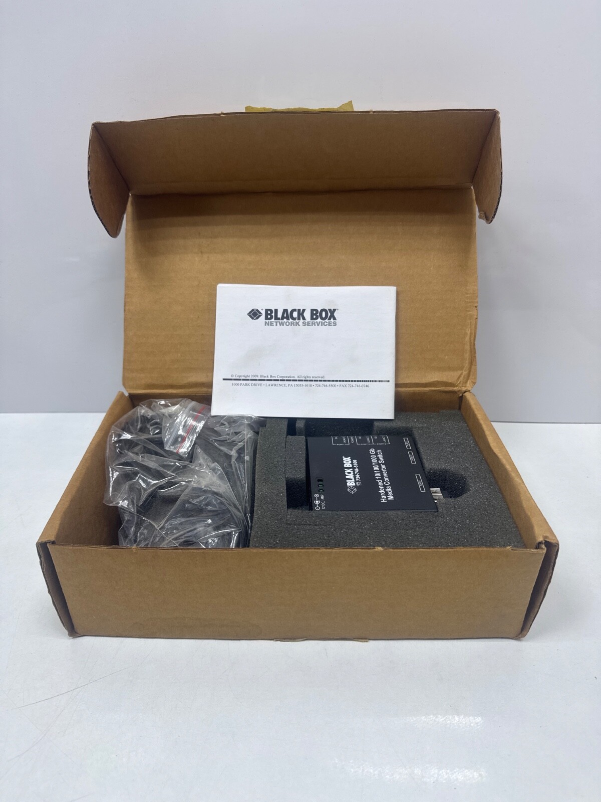 Black Box Media Converter Switch LBH2001A-H-LX Gigabit Hardened 10/100/1000