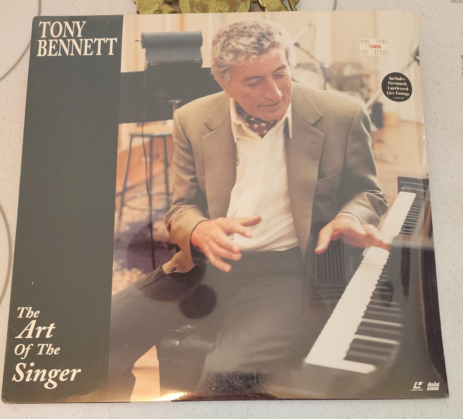 TONY BENNETT THE Legend In ART OF THE SINGER LASERDISC  SEALED BRAND NEW
