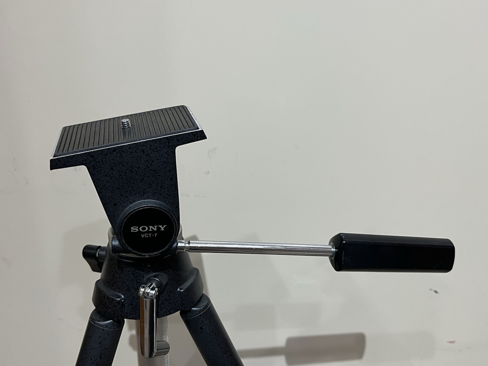 Sony VCT-7 Video Tripod