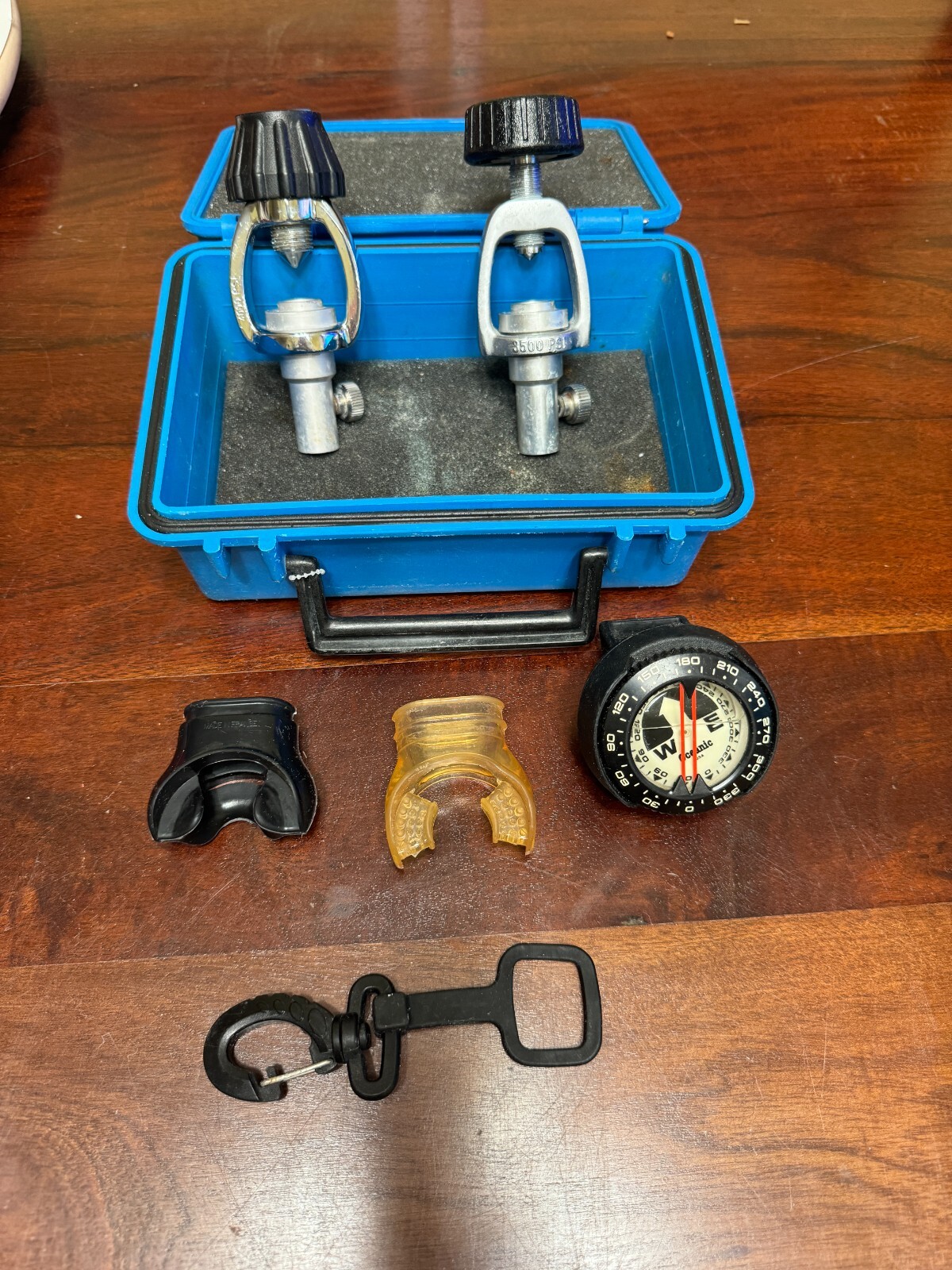 SCUBA OXYGEN REGULATORS-SNORKEL MOUTH PIECES-OCEANIC COMPASS-PELICAN BOX-CLIP
