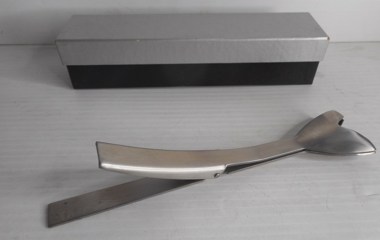 Saxon Tongs Stainless Steel Spring Loaded 8" long x 1 1/4" opening Satin Finish