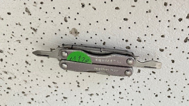 Leatherman SQUIRT S4 Silver Scissors Knife File Multi Tool - - - - -