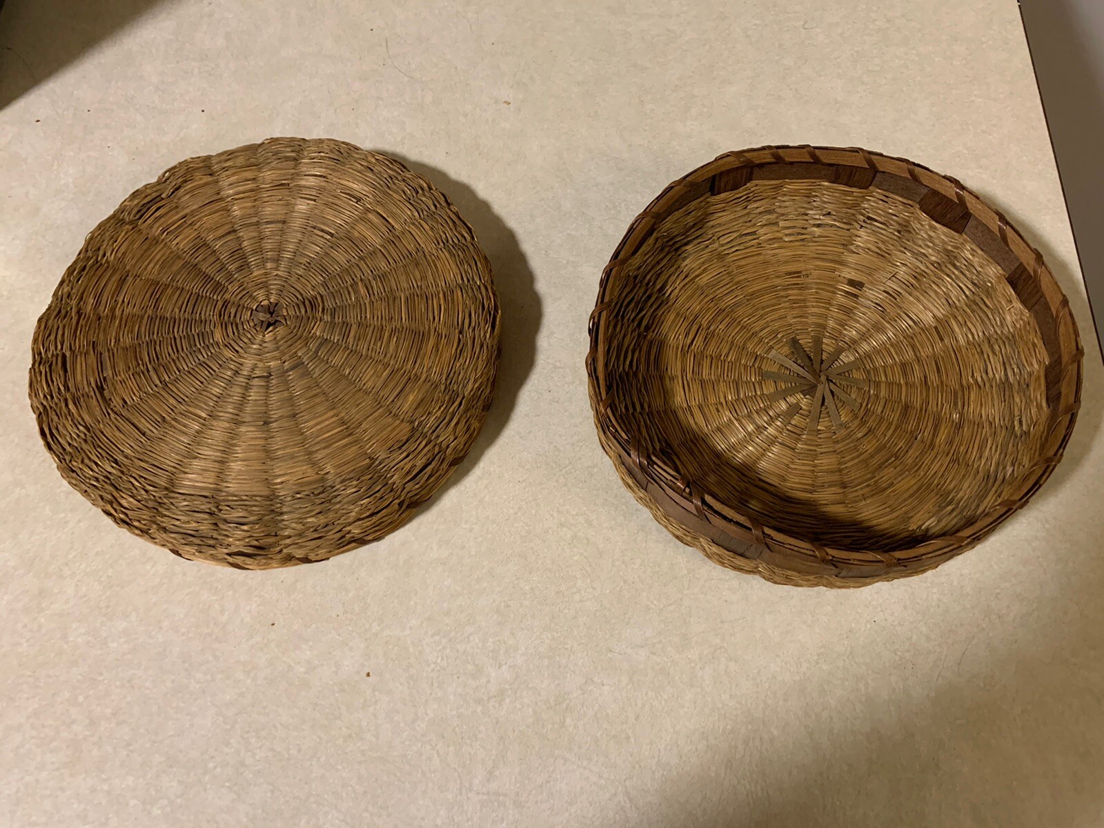 VINTAGE ? WONDERFUL BASKET W/ COVER BASKETWEAVES UNIQUE