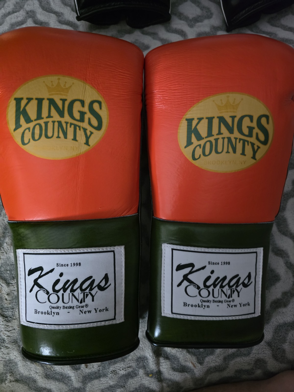 Brand New Never Worn Or Used. 16 Oz Kings County Boxing Gloves In Orange .Green