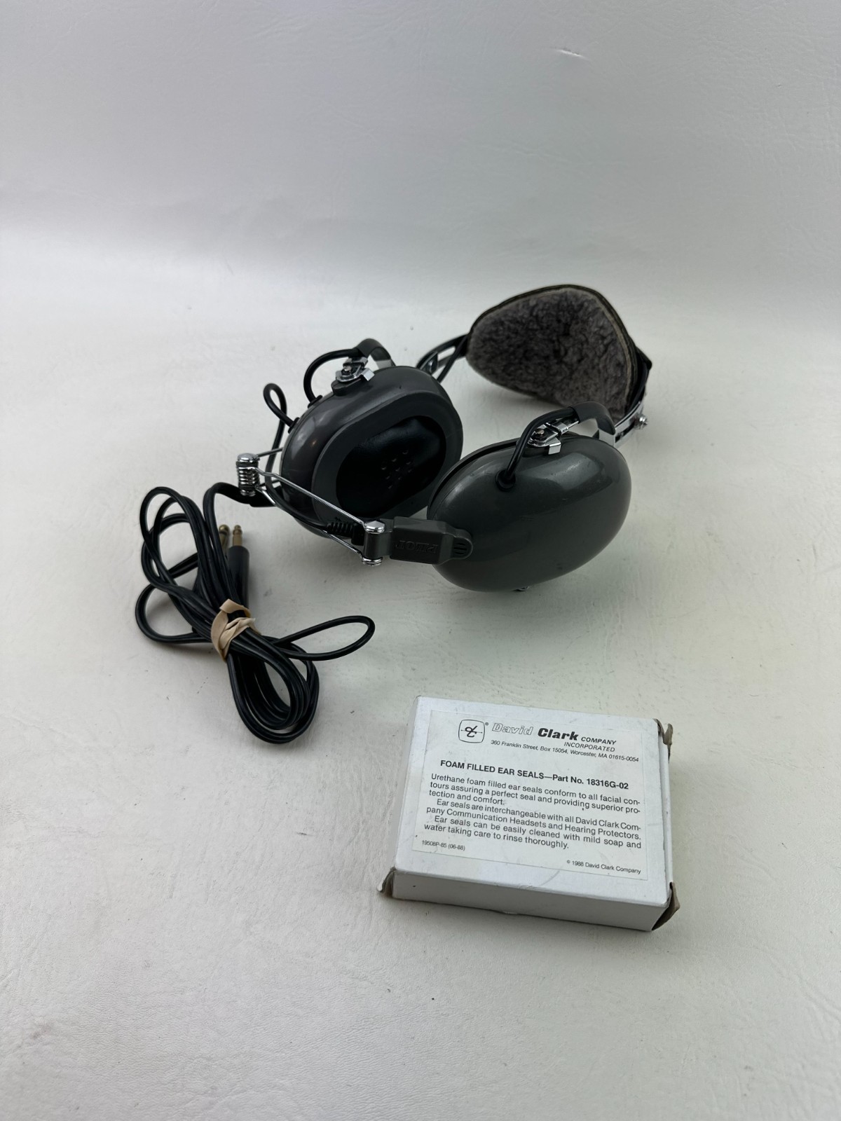 Vintage Pilot USA Aviation Headset Unknown Model Number W/ New Ear pads