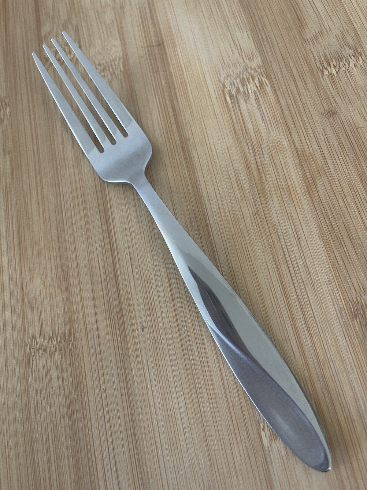 Oneida SIMMER Frost Glossy Handle Stainless Pointed Tip DINNER FORK 8” NEW!