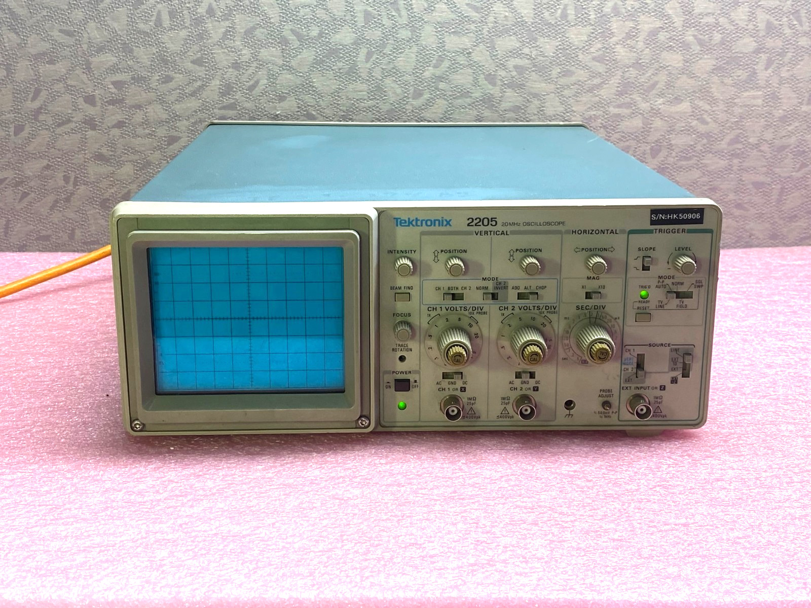 TEKTRONIX 2205 OSCILLOSCOPE