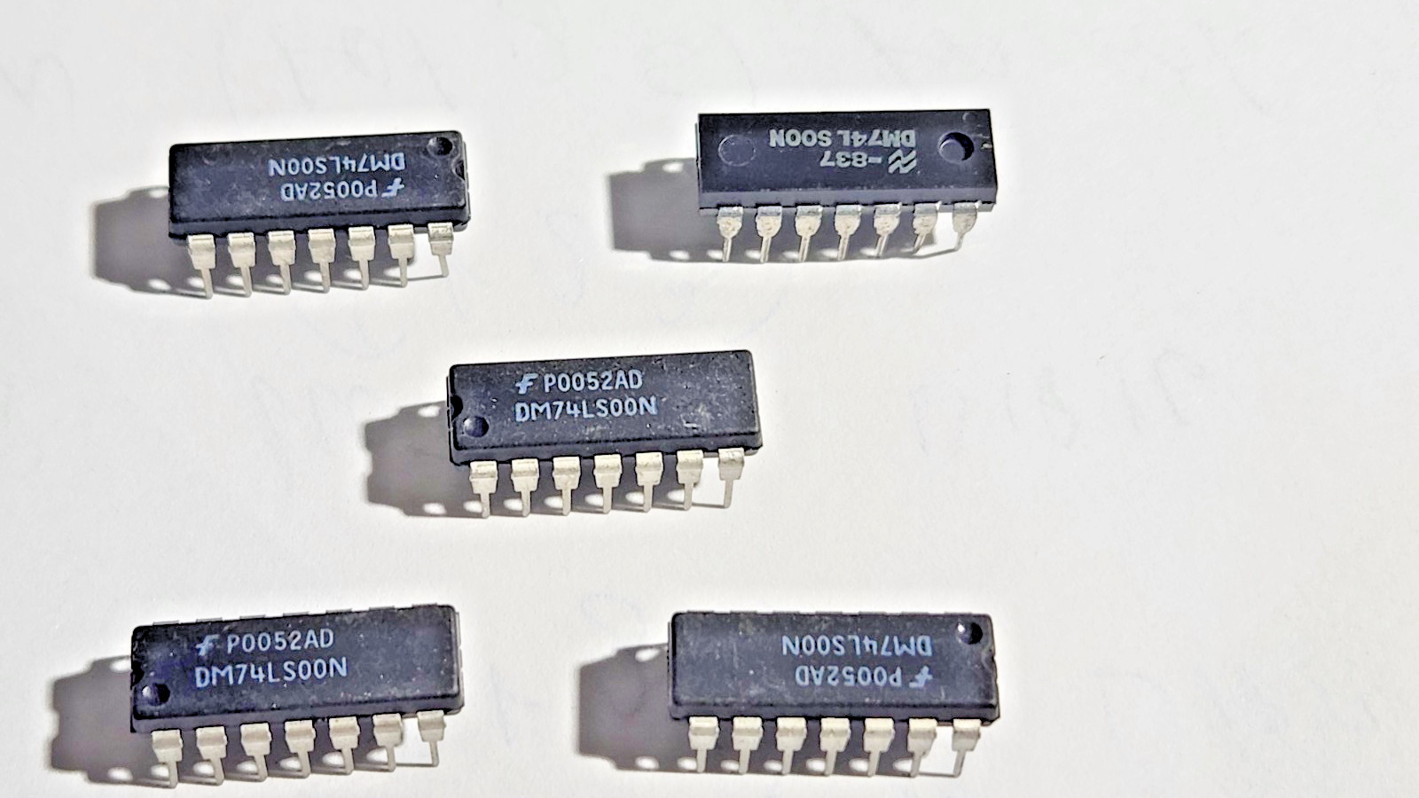 FAIRCHILD IC DM74LS00N DIP-14 (SET OF 5) IC USED IN VARIOUS APPLICATIONS