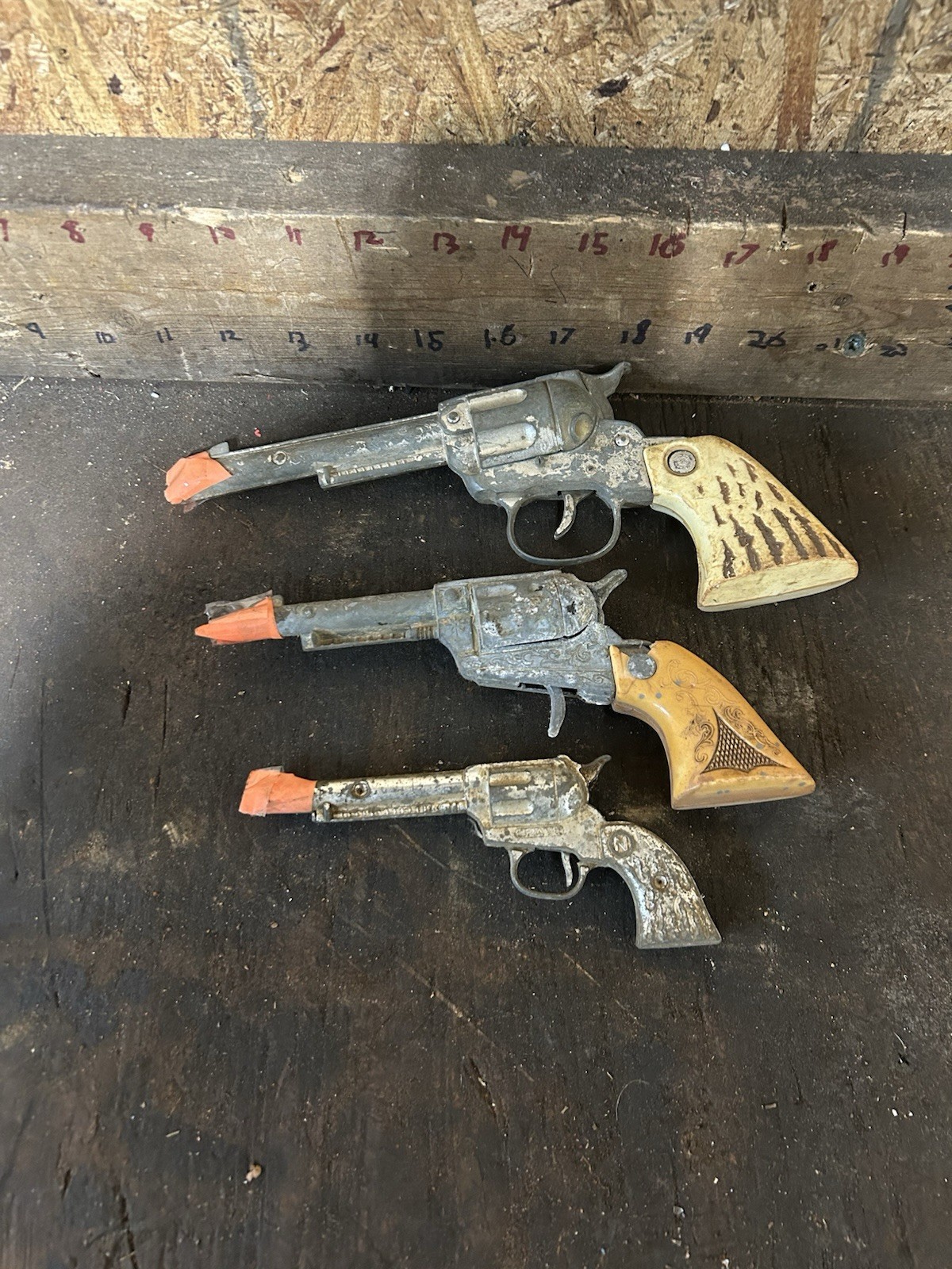 vintage cap guns toys lot of 3 for decor, repair or pats only